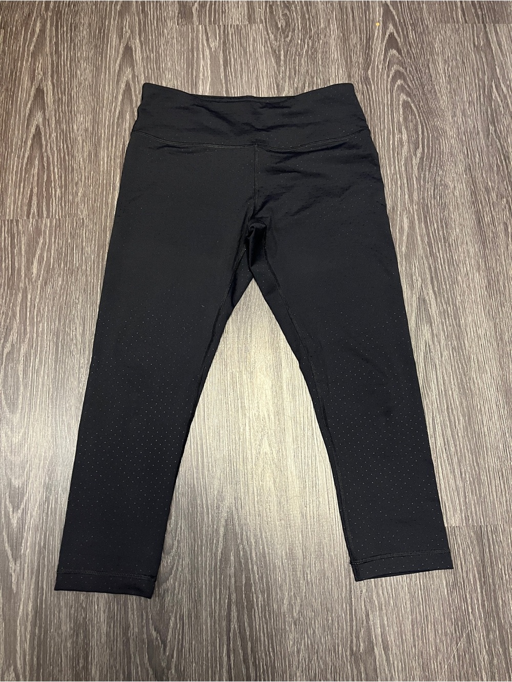NWOT Women’s 90 Degree Black Dotted Active Capri Leggings